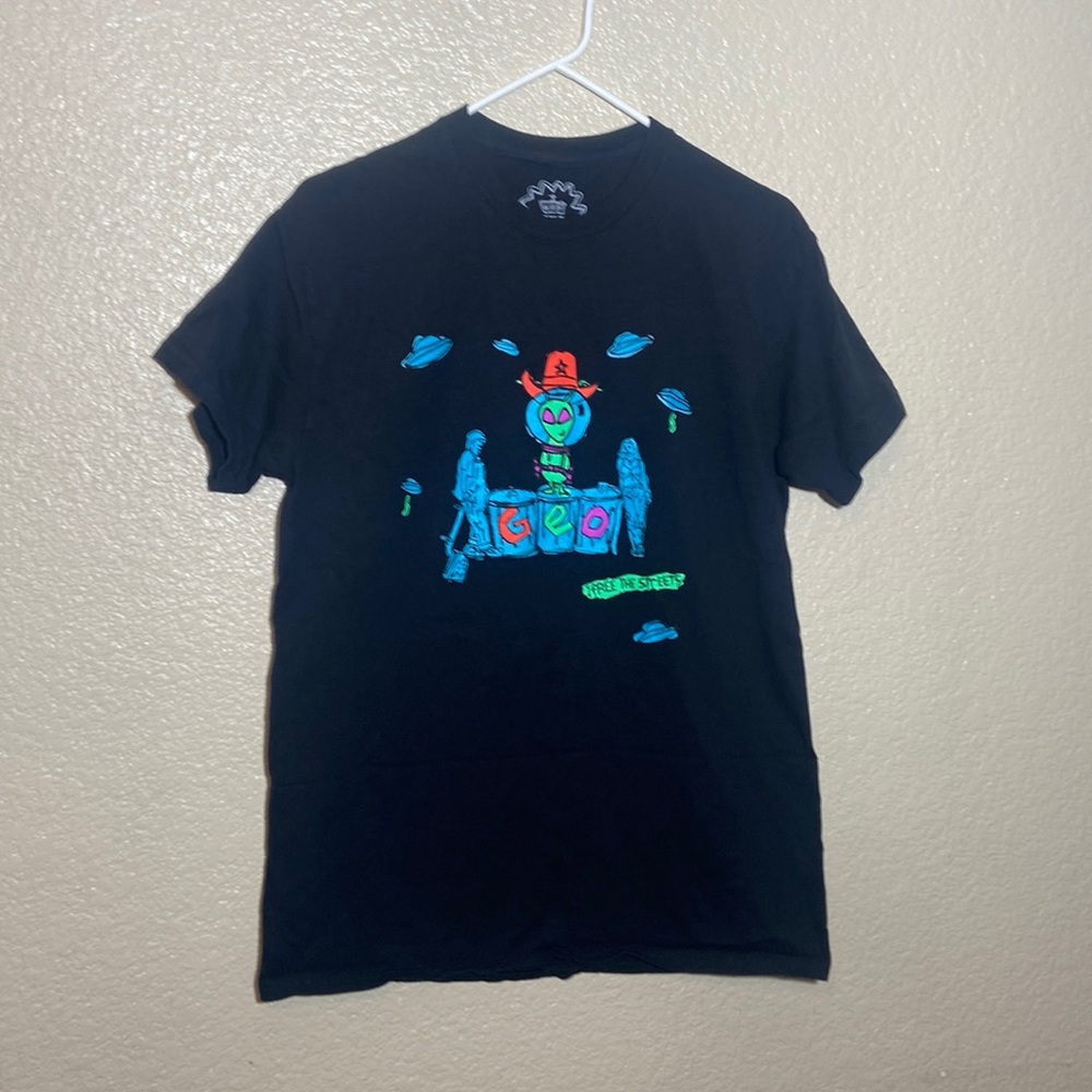 T-shirt size -M